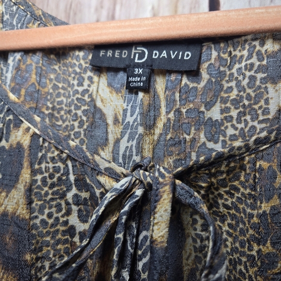 Fred David Aminal Print Blouse with Tie-Front Tunic Plus Size 3X - Picture 2 of 8